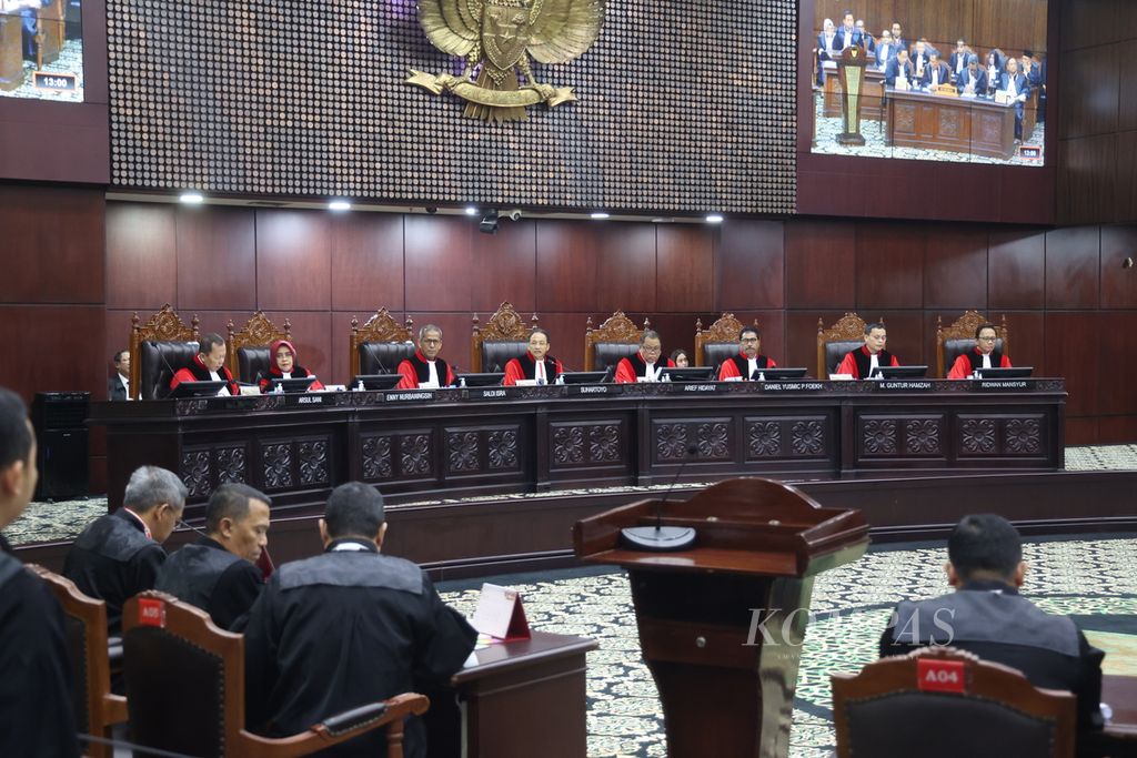 Suasana sidang perkara Perselisihan Hasil Pemilihan Umum (PHPU) Pemilihan Presiden dalam Pemilu 2024 di Mahkamah Konstitusi, Jakarta, Kamis (28/3/2024). 