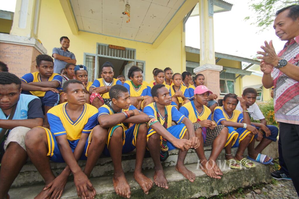Sebagian anak-anak asrama Sekolah Taruna Papua di Timika, Kabupaten Mimika, Papua, Jumat (27/4/2018).