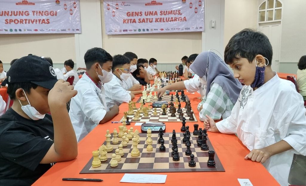 Para pecatur kategori U-12 dalam ajang Japfa Ramadhan Cup 2023 di Wisma Menpora, Jakarta, Sabtu (8/4/2023).