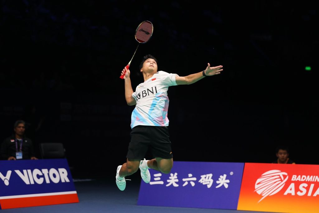 Anthony Sinisuka Ginting when appearing at the Asian Badminton Championships against Li Shi Feng in China, Friday (12/4/2024).