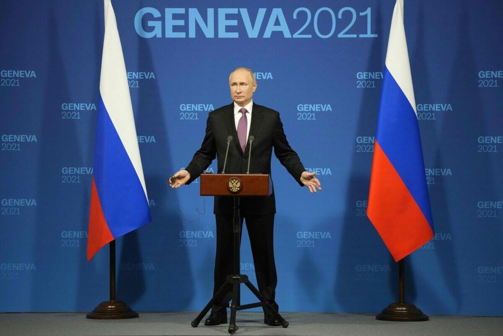 President Rusia, Vladimir Putin, memberikan konferensi pers usai pertemuan dengan Presiden Amerika Serikat, Joe Biden, di Geneva, Swiss, Rabu (16/6/20210). (Alexander Zemlianichenko / POOL / AFP) 