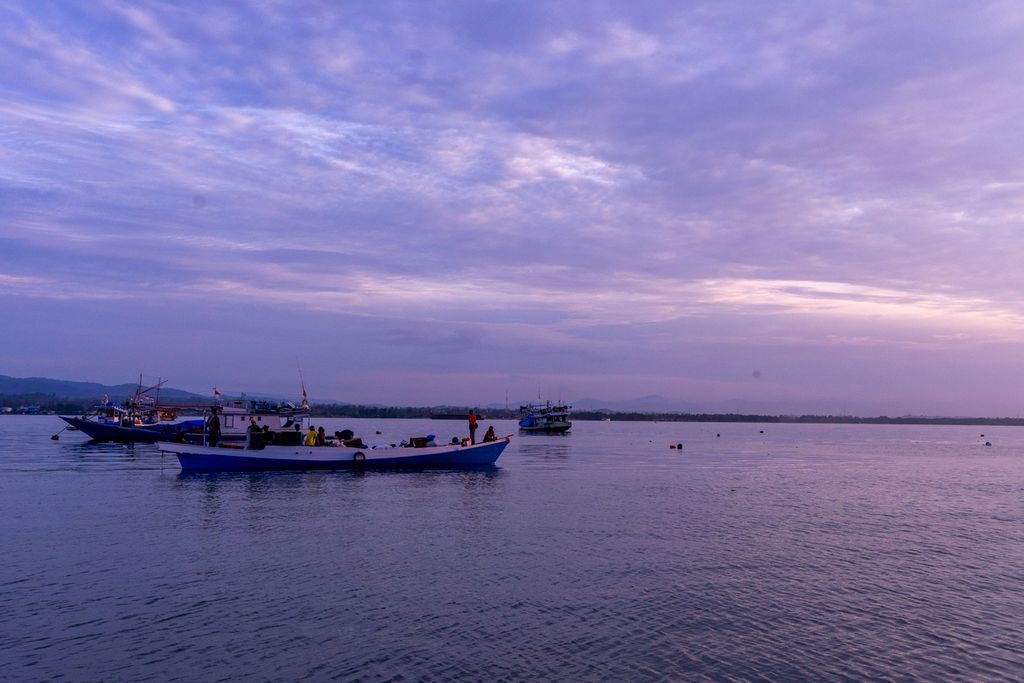 Nelayan kecil di Teluk Kendari 