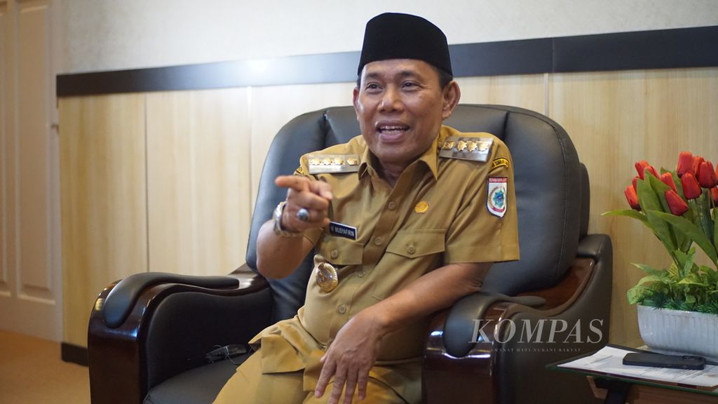 Bupati Sumbawa Barat Musyafirin