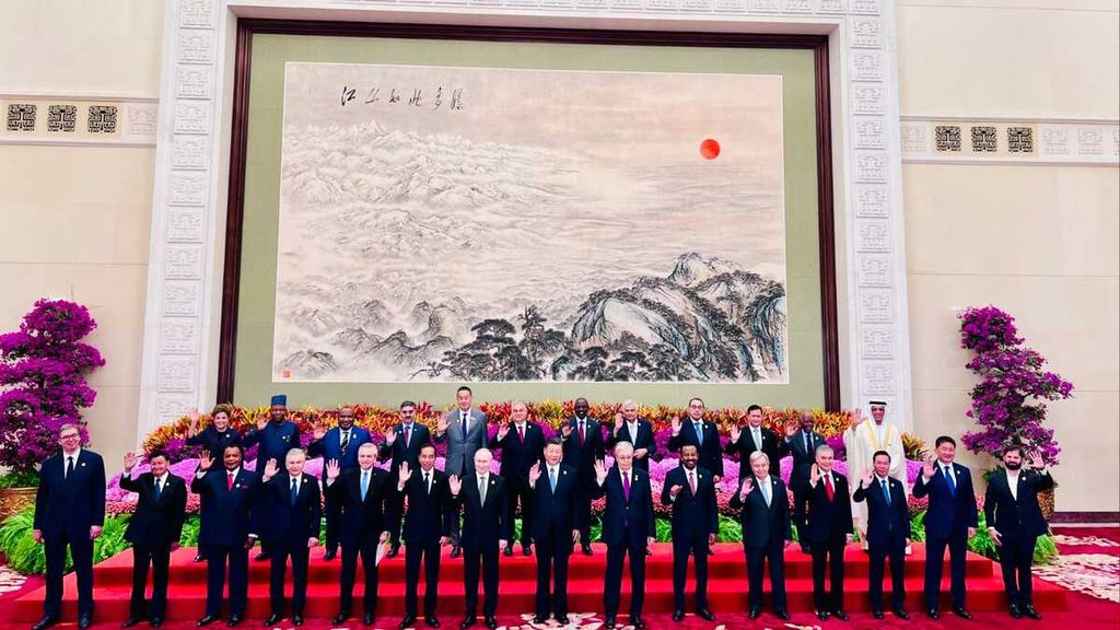Presiden Joko Widodo berfoto bersama dalam acara pembukaan Belt and Road Forum (BRF) Ke-3, Rabu (18/10/2023), di Great Hall of The People, Beijing, China.
