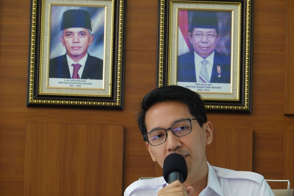 Direktur Utama Pusat Pengelola Kompleks Gelora Bung Karno (PPKGBK) Rakhmadi Afif Kusomo dalam konferensi pers di lobi Gedung Utama Kementerian Sekretariat Negara, Jakarta, Senin (28/8/2023). 