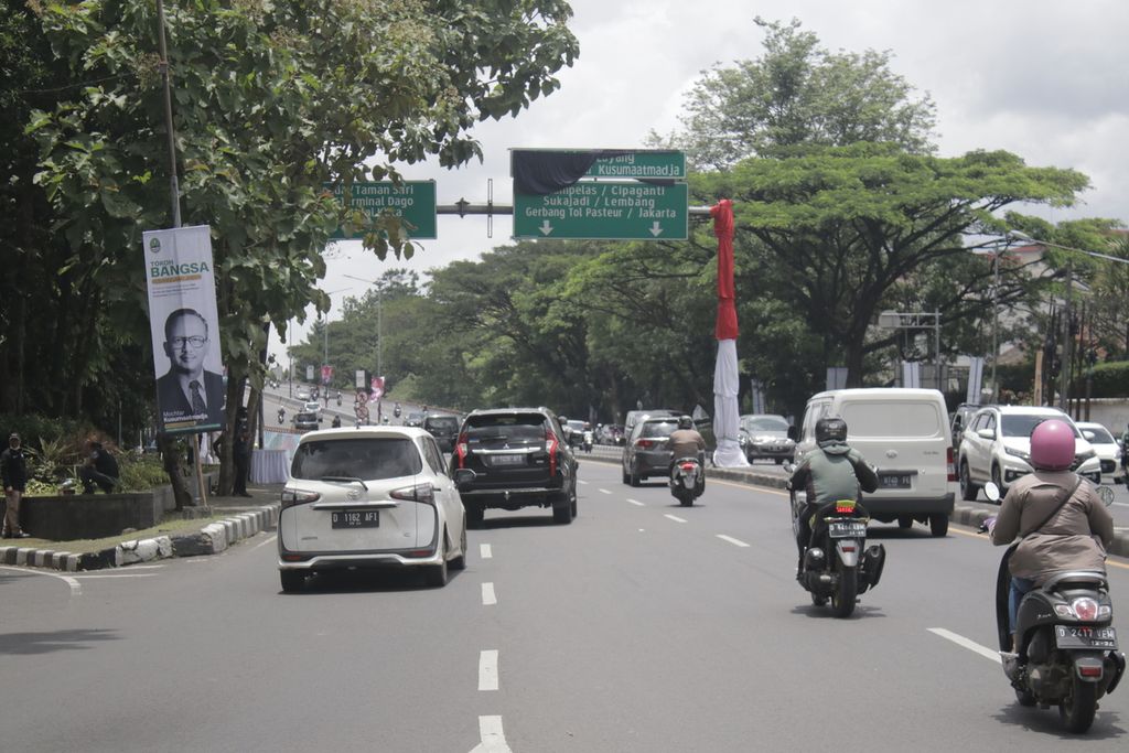 Suasana Jalan Layang Pasupati sebelum peresmian menjadi Jalan Prof Mochtar Kusumaatmadja, Kota Bandung, Jawa Barat, Selasa (1/3/2022).