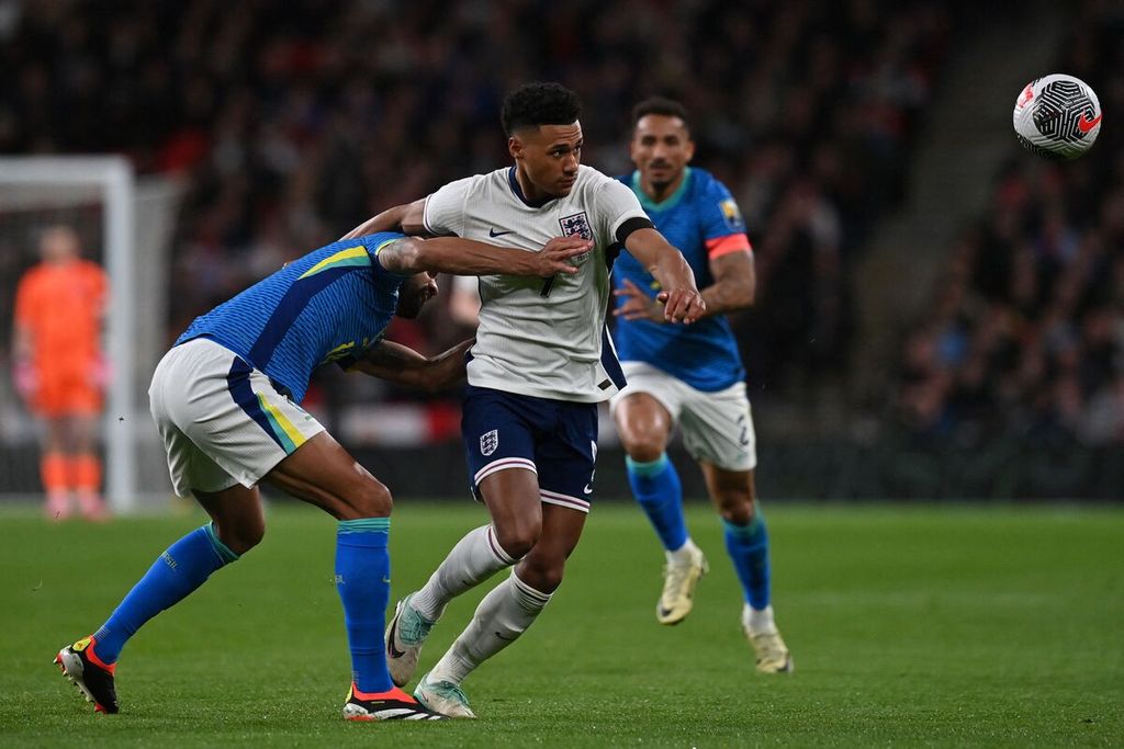 England striker, Ollie Watkins (center), during the friendly match against Brazil at Wembley, London, March 23 2024.