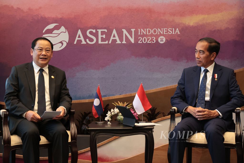 Bilateral meeting between President Joko Widodo and Lao Prime Minister Sonexay Siphandone on the sidelines of the 42nd ASEAN Summit in Labuan Bajo, West Manggarai, East Nusa Tenggara, Tuesday (9/5/2023).