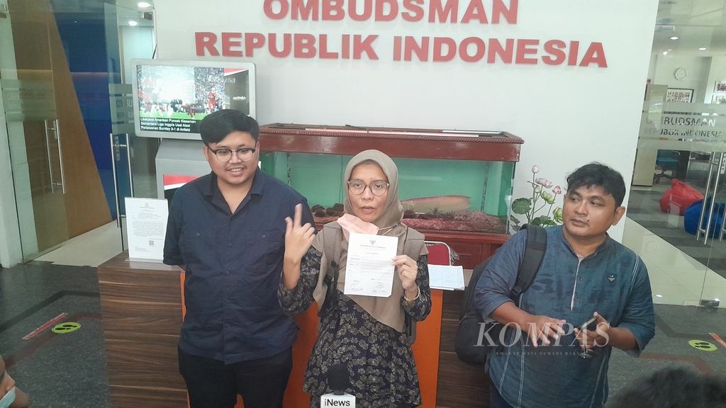 The Civil Society Coalition for Security Reform, represented by the Indonesian Corruption Watch (ICW), Indonesian Legal Aid and Human Rights Association (PBHI), and Impartial, reported to the Indonesian Ombudsman on Monday (12/2/2024) regarding alleged maladministration in the direct appointment of PT Teknologi Militer Indonesia by the Ministry of Defense in the procurement of main defense system equipment.