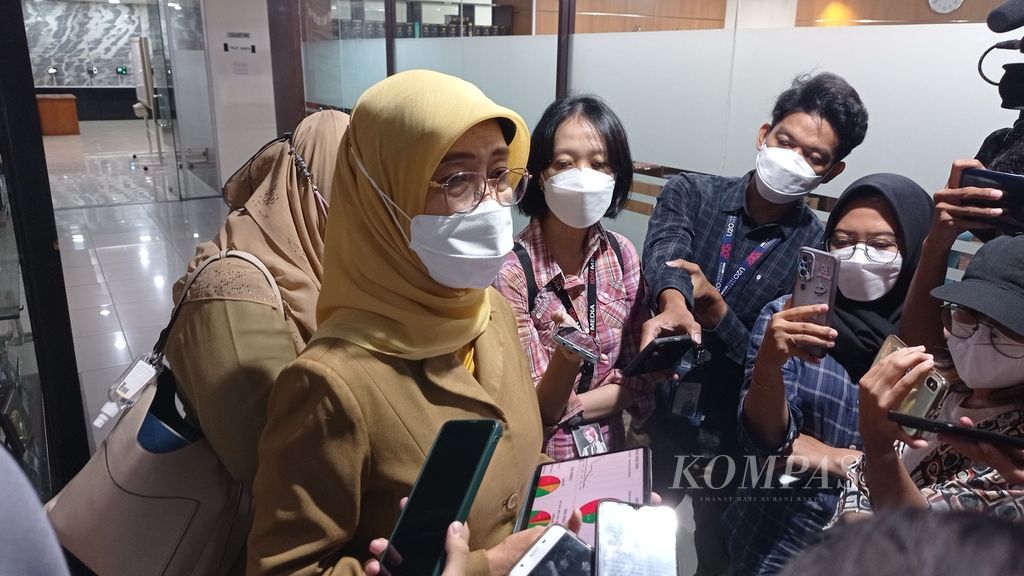 Kepala Dinas Kesehatan DKI Jakarta Widyastuti seusai rapat kerja dengan Komisi E DPRD DKI Jakarta tentang perkembangan kasus gagal ginjal akut, Selasa (25/10/2022).