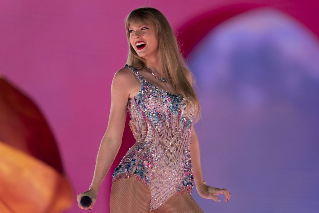 Taylor Swift saat konser The Eras Tour di Nashville, Tennessee, Amerika Serikat, Jumat (5/5/2023).
