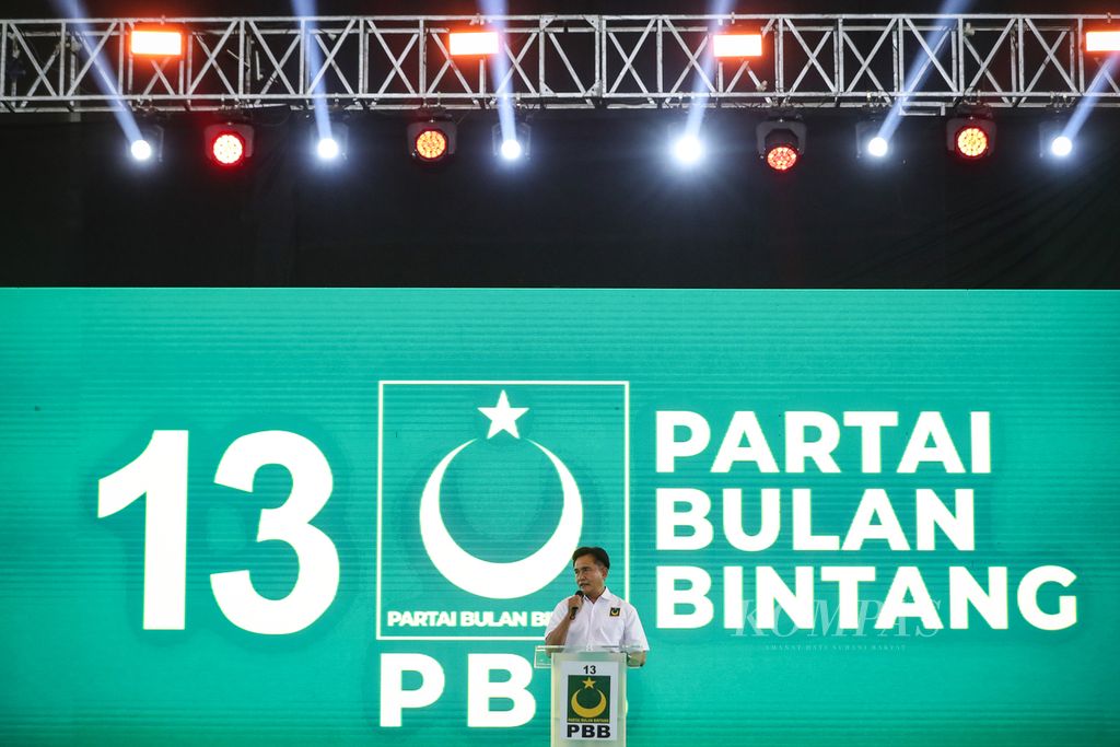 General Chairman of the Crescent Star Party Yusril Ihza Mahendra delivered a speech at the commemoration of the Crescent Star Party's anniversary held at the Indonesia Convention Exhibition in BSD City, Tangerang Regency, Banten on Sunday (30/7/2023).