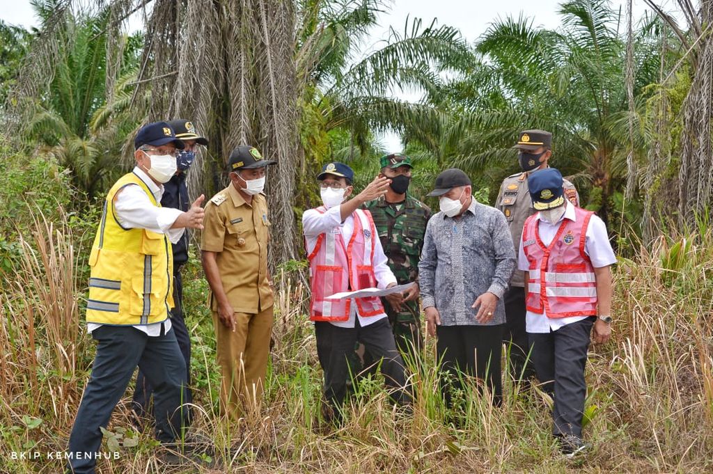 Transportation Minister Budi Karya Sumadi visited the location that will be used as a new airport to support the IKN in East Kalimantan, on Monday (2/21/2022).