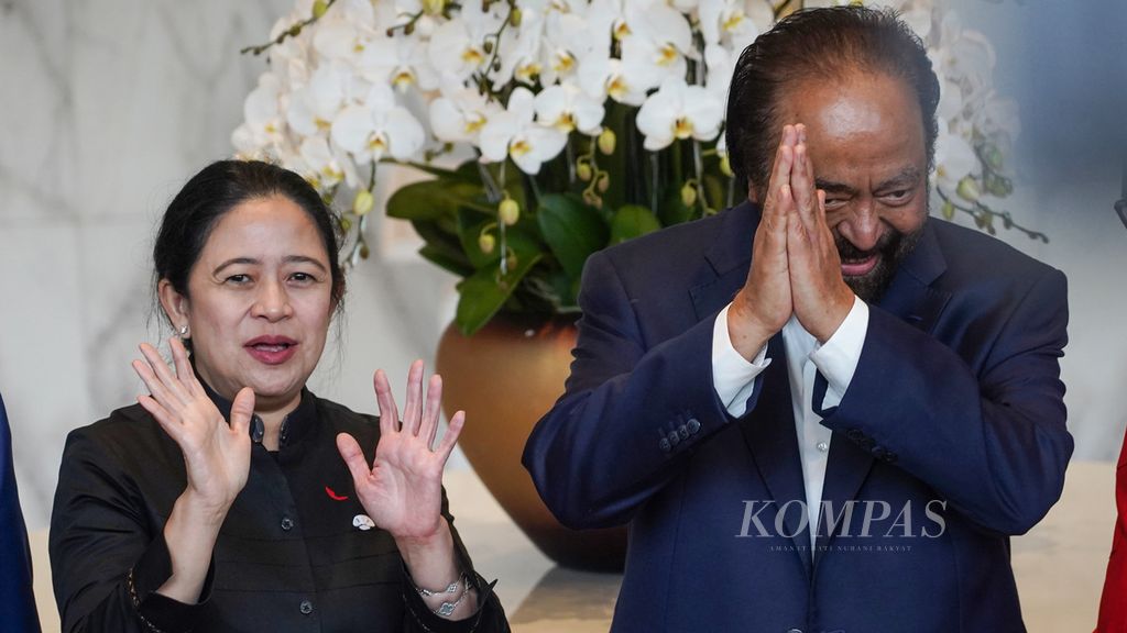 PDI-P DPP Chair Puan Maharani (left) with the General Chair of the Nasdem Party Surya Paloh (right) after their meeting at Nasdem Tower, Jakarta, Monday (22/8/2022).