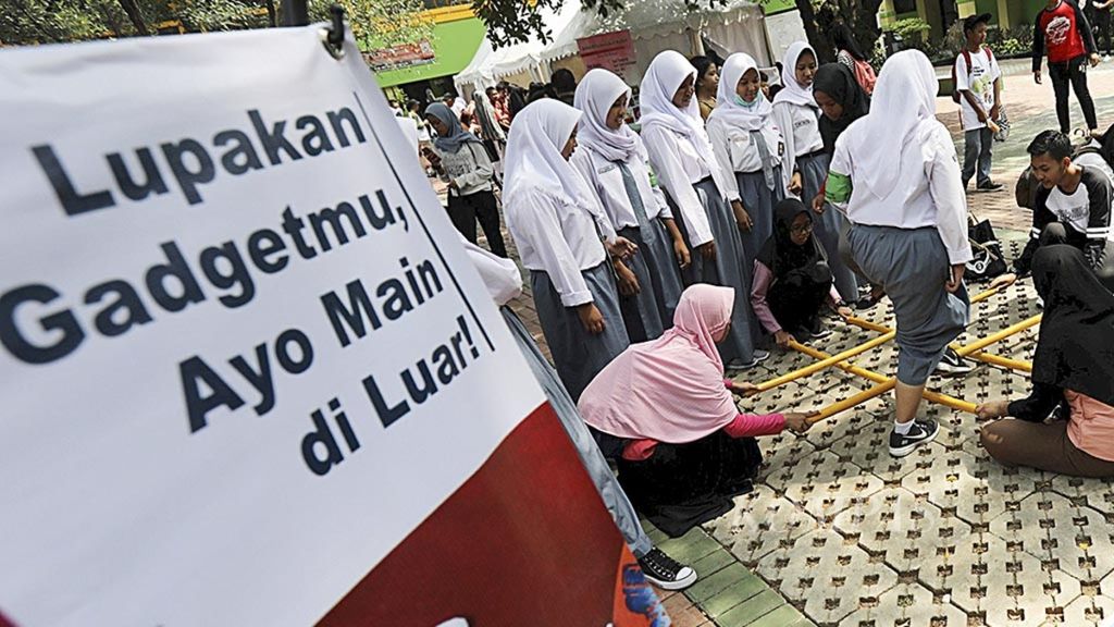 Ajakan untuk sejenak meninggalkan gawai terlihat di sebuah kegiatan menyambut Hari Anak di Jakarta, Juli lalu.
