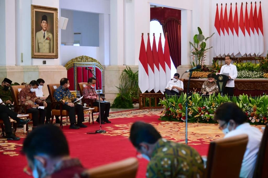 Presiden Jokowi dalam pengantar Sidang Kabinet Paripurna yang digelar pada Senin (9/5/2022), di Istana Negara, Jakarta.