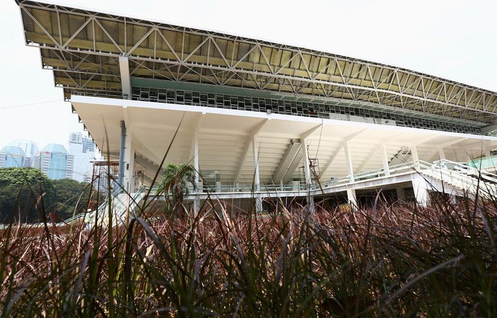 Proyek renovasi Istora di komplek Stadion Utama Gelora Bung Karno, Senayan, Jakarta Pusat, Rabu (13/9). Renovasi Istora yang akan digunakan untuk perhelatan olah raga Asian Games Jakarta dan Palembang 2018 telah mencapai 91 persen. 