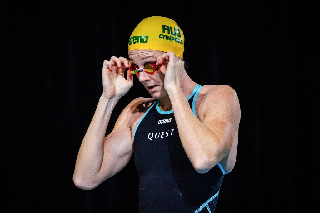 Perenang Australia Cate Campbell bersiap untuk tampil pada final 50 meter gaya bebas pada uji coba renang Australia, 15 Juni 2024. Ucapan Campbell soal perenang AS membuat rivalitas kedua negara itu di kolam renang Olimpiade 2024 memanas.  