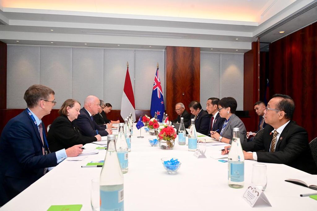 Presiden Joko Widodo bertemu dengan Perdana Menteri Selandia Baru Christopher Luxon di Hotel Park Hyatt, Melbourne, Australia, Selasa, (5/3/2024), dalam rangka memperkuat hubungan bilateral antara Indonesia dan Selandia Baru.