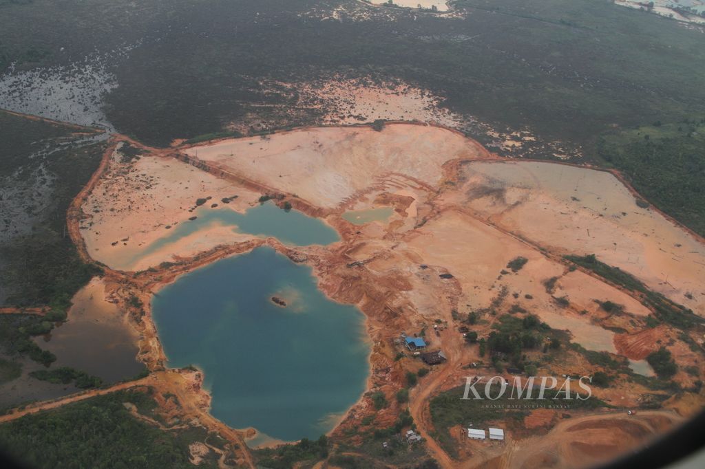One of the bauxite mining locations on Bintan Island, Riau Archipelago, when photographed from the air, Sunday (1/5/2020).