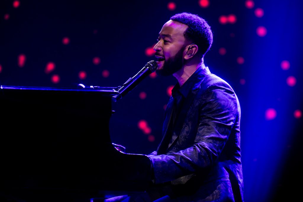 Penyanyi asal Amerika Serikat, John Legend, tampil dalam konser tunggal bertajuk ”An Evening with John Legend” di Sentul International Convention Center, Kabupaten Bogor, Jawa Barat, Minggu (6/10/2024).