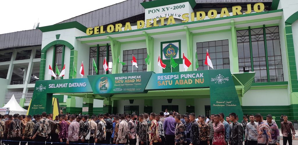 Hundreds of presidential security forces held a preparatory rally at the NU One Century Peak Reception at Gelora Delta Sidoarjo, Sunday (5/2/2023). The peak event was held on Tuesday (7/2/2023).