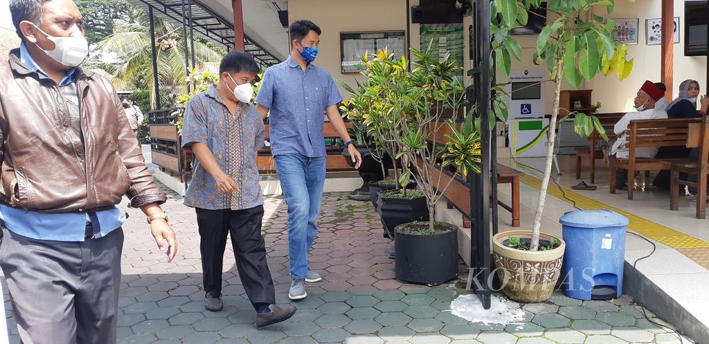Rabu (16/3/2022), kasus dugaan kekerasan seksual di SMA Selamat Pagi Indonesia di Kota Batu disidangkan. Agenda sidang saat itu adalah meminta keterangan para saksi. 