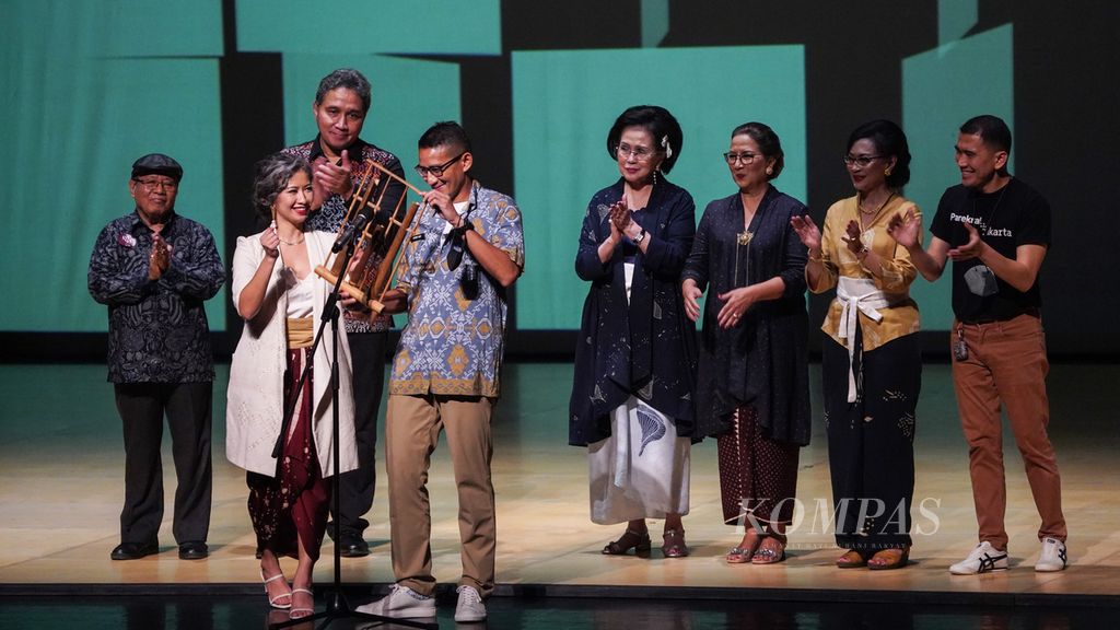 Menteri Pariwisata dan Ekonomi Kreatif Sandiaga Uno saat membuka Indonesia Dance Festival 2022 di Teater Besar Taman Ismail Marzuki, Jakarta, Sabtu (22/10/2022) malam. 