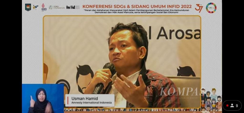 Direktur Amnesty International Indonesia Usman Hamid menjadi narasumber dalam konferensi ”Peran dan Ketahanan Masyarakat Sipil dalam Pembangunan Berkelanjutan di Era Kemunduran Demokrasi dan Hak Asasi Manusia serta Ketimpangan Sosial dan Ekonomi” yang diselenggarakan oleh International NGO Forum on Indonesian Development (INFID), Selasa (19/7/2022).