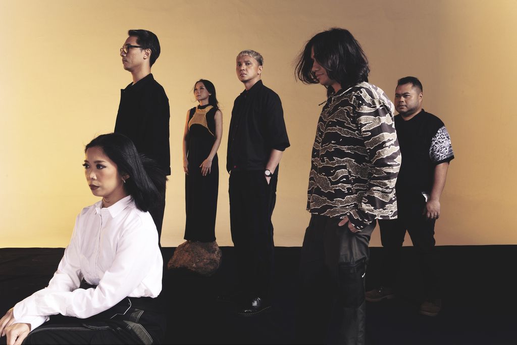 Kelompok musik Barasuara merilis album baru bertajuk <i>Jalaran Sadrah</i>. Barasuara terdiri dari enam personel, yaitu Iga Massardi, Gerald Situmorang, TJ Kusuma, Marco Steffiano, Puti Chitara, dan Asteriska.