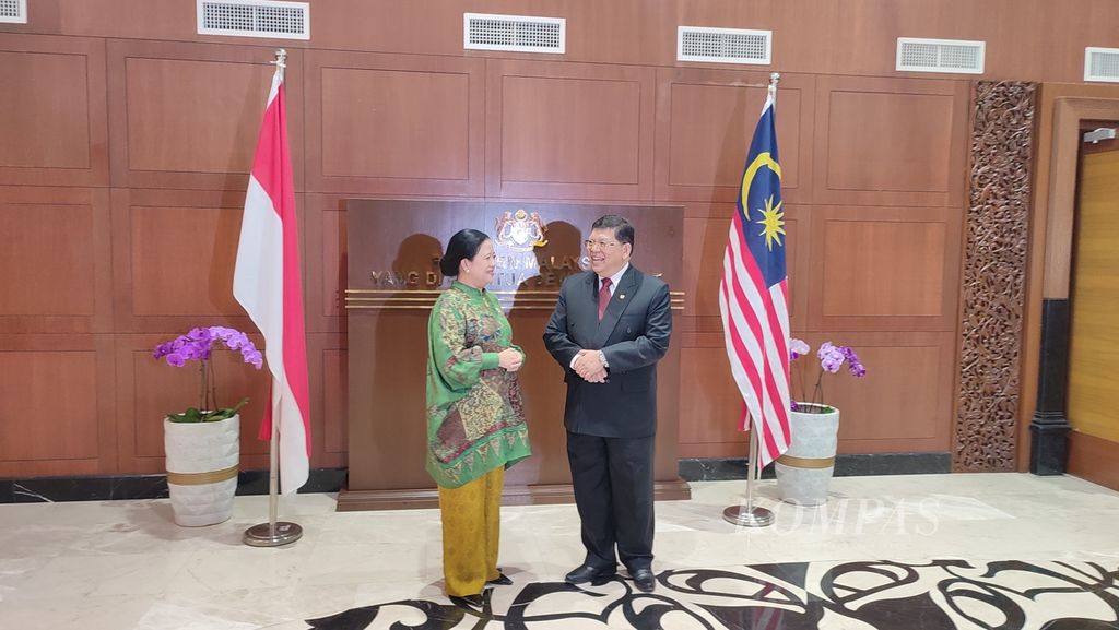 Ketua DPR RI Puan Maharani melakukan pertemuan bilateral dengan Ketua Dewan Rakyat Malaysia Dato Johari Bin Abdul di Kuala Lumpur, Senin (2/10/2023). 