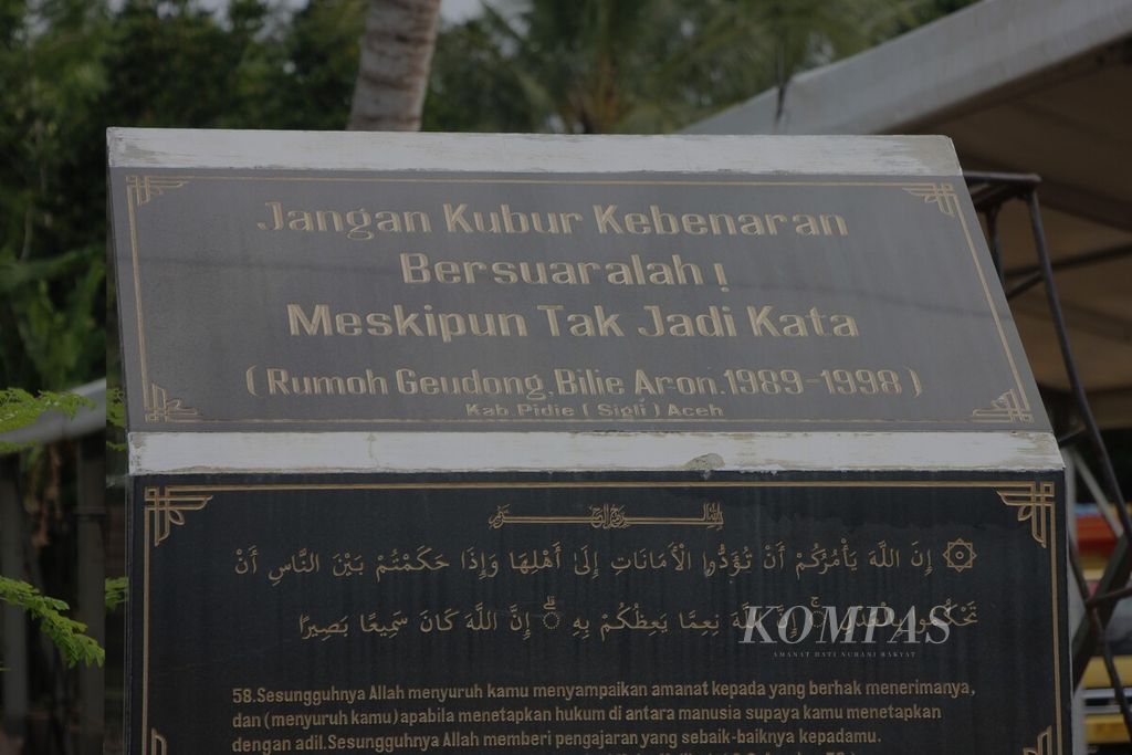 Monumen untuk mengingat pelanggaran hak asai manusia (HAM) berat dibangun di lokasi Rumoh Geudong di Desa Bili, Kecamatan Glumpang Tiga, Kabupaten Pidie, Aceh. Pada masa penerapan darurat operasi militer di Aceh, Rumoh Geudong menjadi tempat pelanggaran HAM berat.