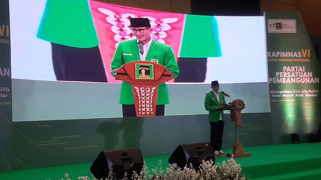 Ketua Badan Pemenangan Pemilu Nasional Partai Persatuan Pembangunan Sandiaga Uno saat memberikan pidato pada acara Rapat Pimpinan Nasional Ke-6 PPP di Hotel Sultan, Jakarta, Sabtu (17/6/2023).