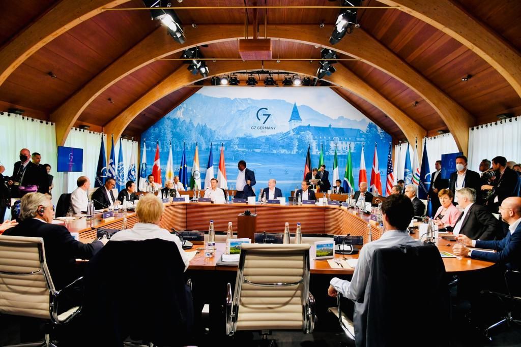 Presiden Joko Widodo menghadiri KTT G7 di Schloss Elmau, Elmau, Jerman, Senin (27/6/2022).