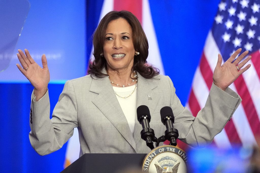 Wakil Presiden Amerika Serikat Kamala Harris berpidato dalam sebuah acara di Jacksonville, Florida, AS, 1 Mei 2024. 