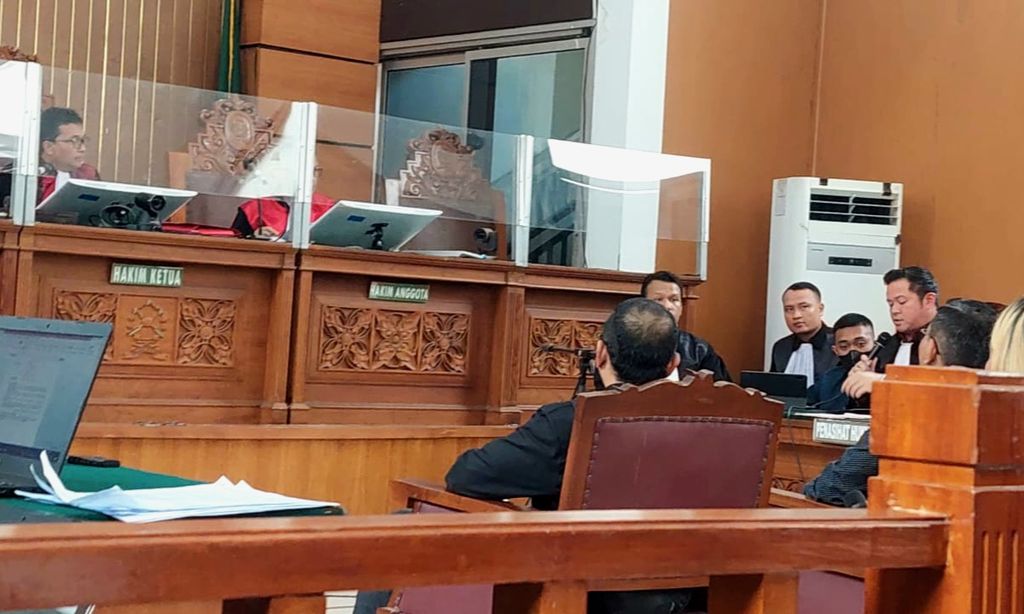 Jonathan Latumahina, ayah dari Cristalino David Ozora, menjadi saksi di Pengadilan Negeri Jakarta Selatan, Selasa (13/6/2023).