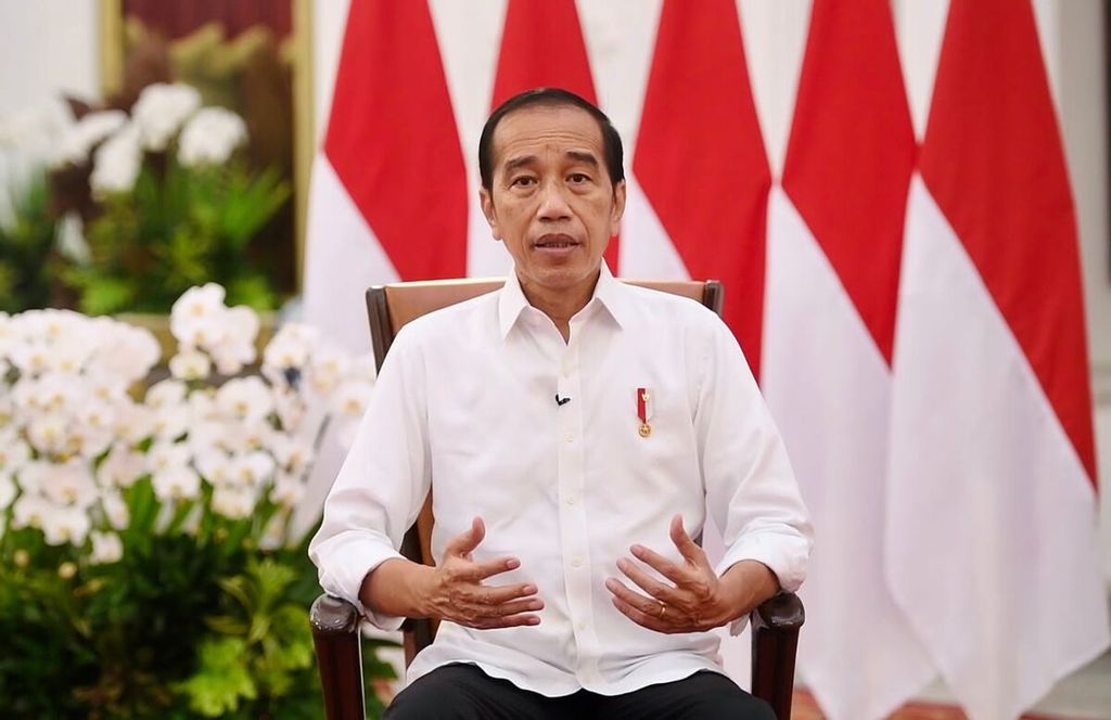 Presiden Joko Widodo saat menyampaikan pernyataan tentang pembukaan kembali ekspor minyak goreng mulai 23 Mei 2022 di Istana Merdeka, Jakarta, Kamis (19/5/2022).