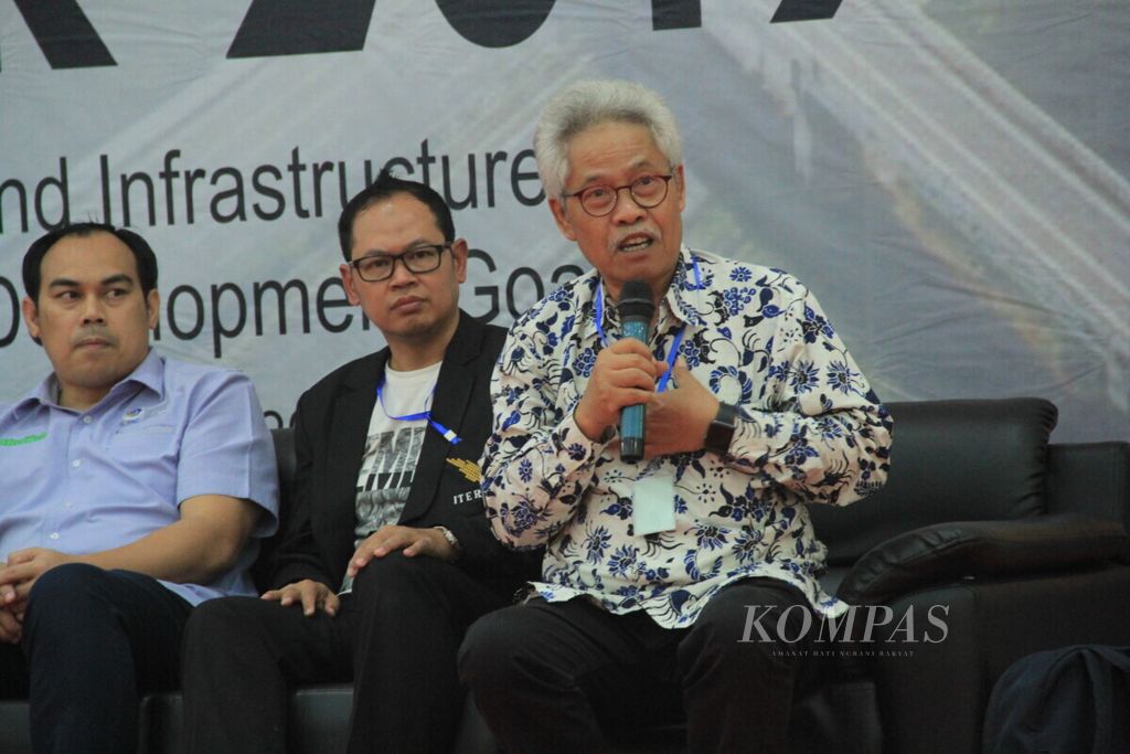 Ahli gunung api, Surono, saat acara konferensi ilmiah internasional bertajuk “Greean Technology and Infrastructure to Achieve Sustainable Development Goals”, Sabtu (26/10/2019), di Institut Teknologi Sumatera, Lampung Selatan, Lampung.