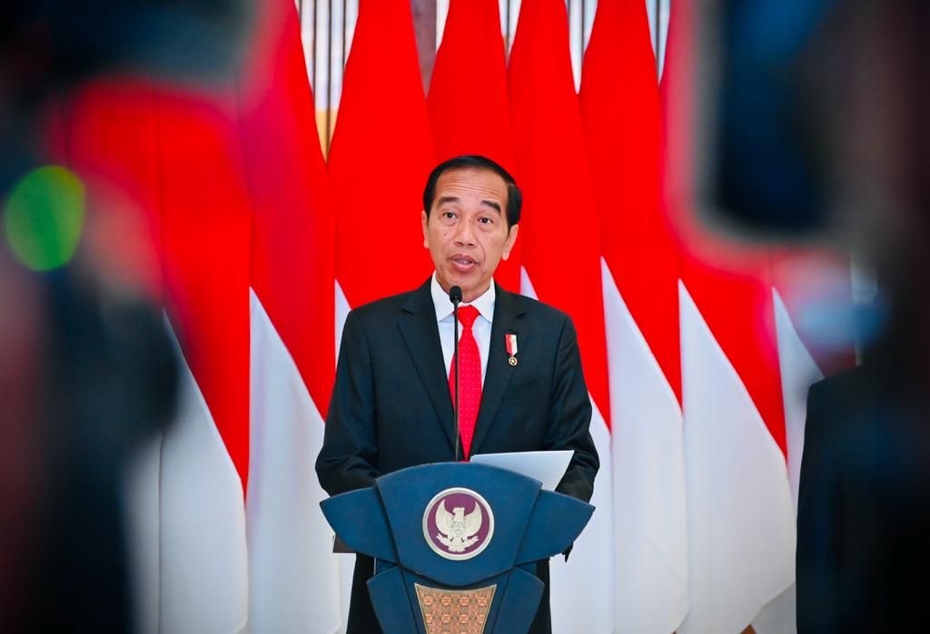Presiden Joko Widodo memberikan keterangan sebelum melakukan lawatan ke Singapura dan Malaysia, Rabu dan Kamis ini (7-8/6/2023). 