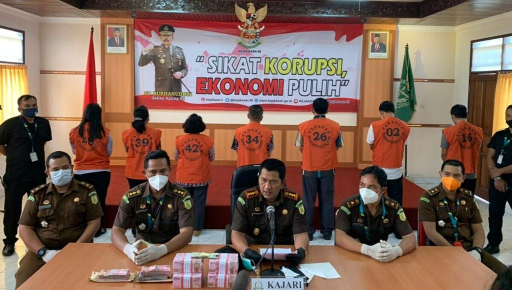 Kejaksaan Negeri Buleleng menggelar konferensi pers tentang perkembangan penyidikan kasus dugaan korupsi dana hibah pariwisata di Kabupaten Buleleng, Rabu (17/2/2021).