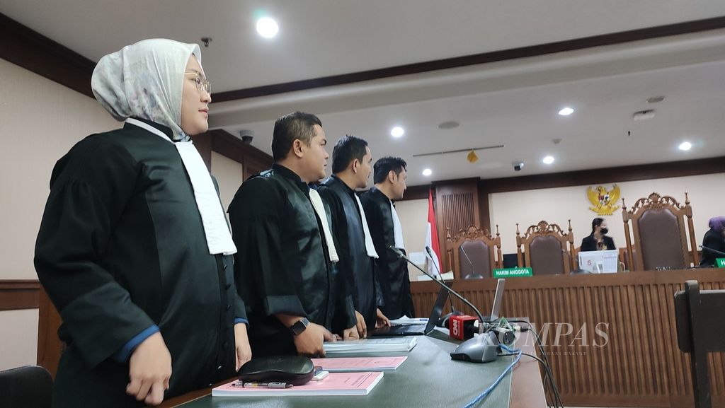Para jaksa penuntut umum yang membacakan surat dakwaan terhadap Muhammad Yusrizki Muliawan dan Windi Purnama di Pengadilan Tindak Pidana Korupsi Jakarta, Kamis (16/11/2023). 