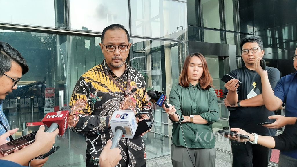 Juru Bicara Komisi Pemberantasan Korupsi Tessa Mahardhika Sugiarto saat memberikan keterangan pers di Gedung Merah Putih KPK, Jakarta, Jumat (14/6/2024).