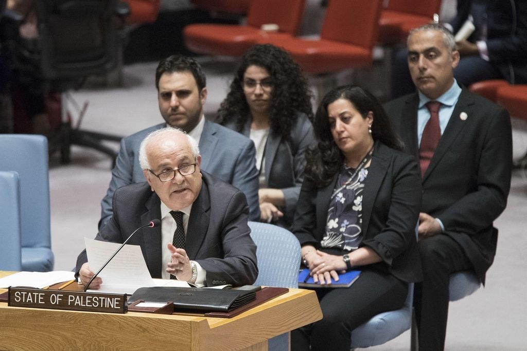 Duta Besar Palestina untuk PBB Riyad Mansour menyampaikan pernyataan dalam sidang Dewan Keamanan PBB yang membahas situasi antara Israel dan Palestina di Markas Besar PBB, New York, AS, 1 Juni 2018.