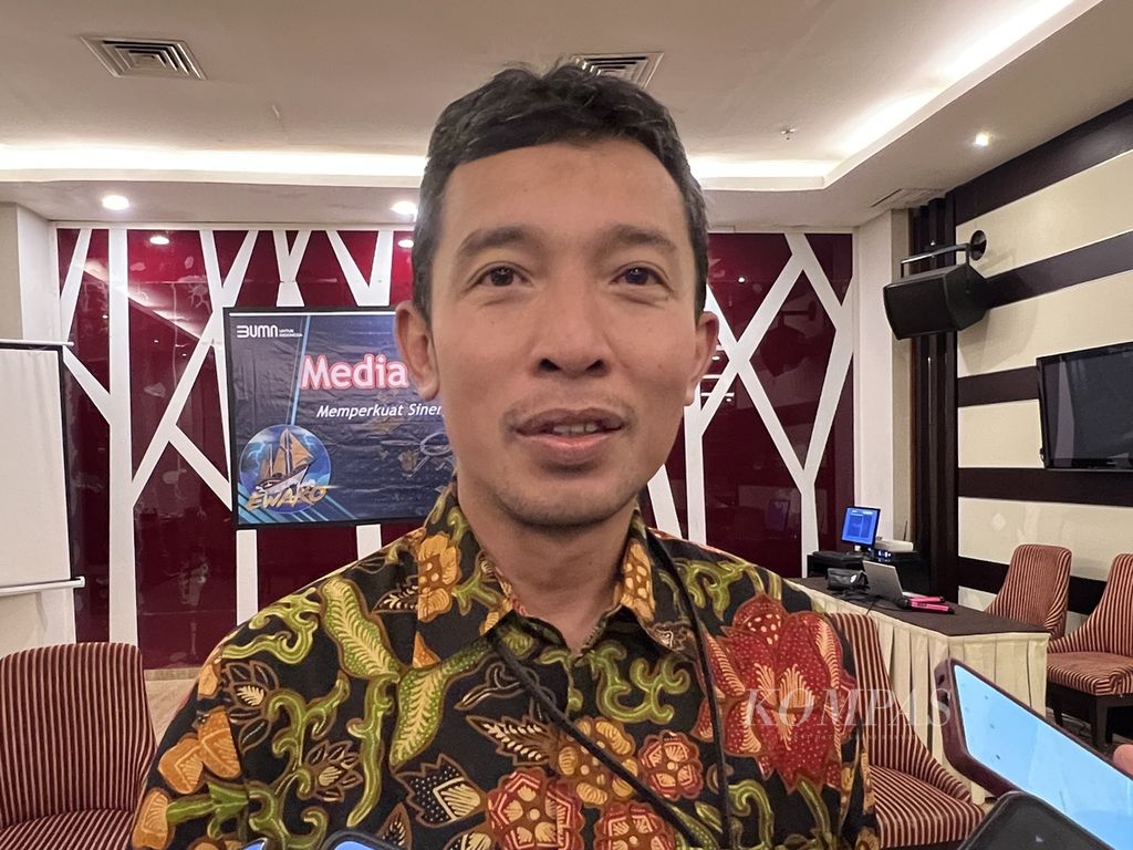 Regional CEO BRI Regional Office Makassar Hendra Winata, memberikan keterangan terkait penyaluran KUR di Sulsel, Rabu (1/11/2023), di Makassar.