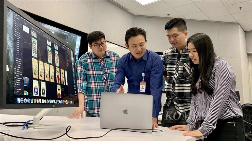 Application developer AIDO held discussions at the Apple Developer Academy located at Ciputra University in Surabaya, East Java, on August 7, 2019.