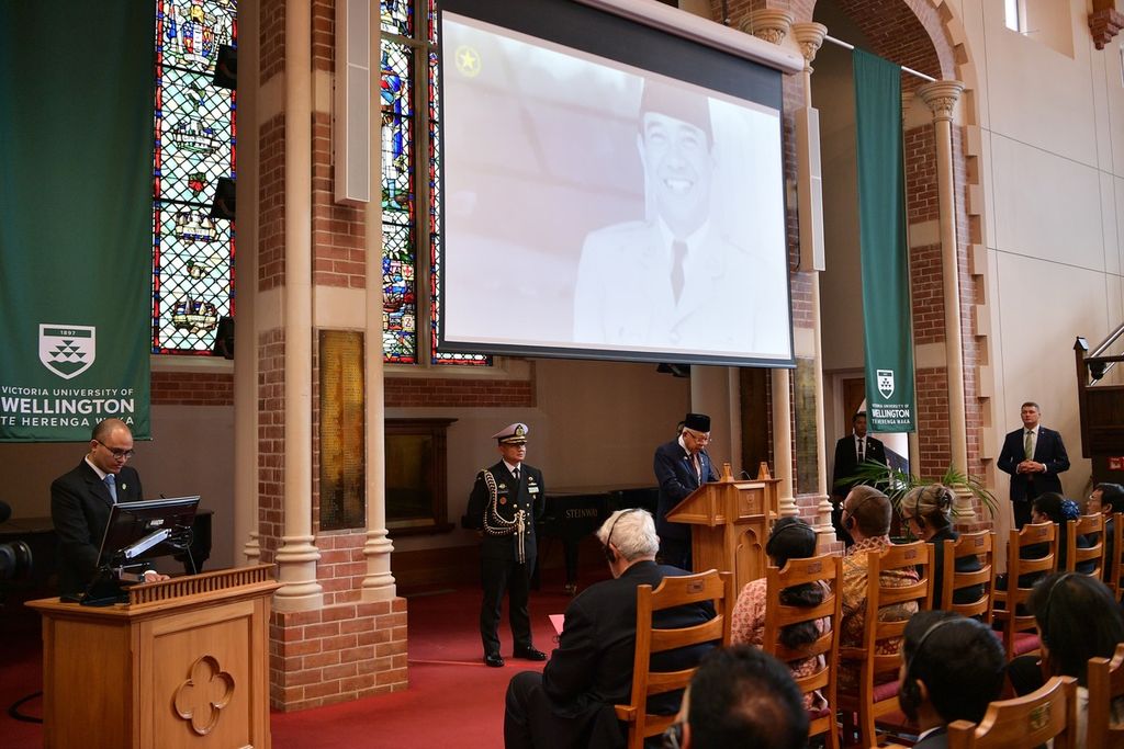 Wakil Presiden Ma'ruf Amin menyebut dialog antaragama adalah kunci menjaga persatuan dan kerukunan dalam kuliah umum di Victoria University of Wellington, Wellington, Selandia Baru, Rabu (28/2/2024).