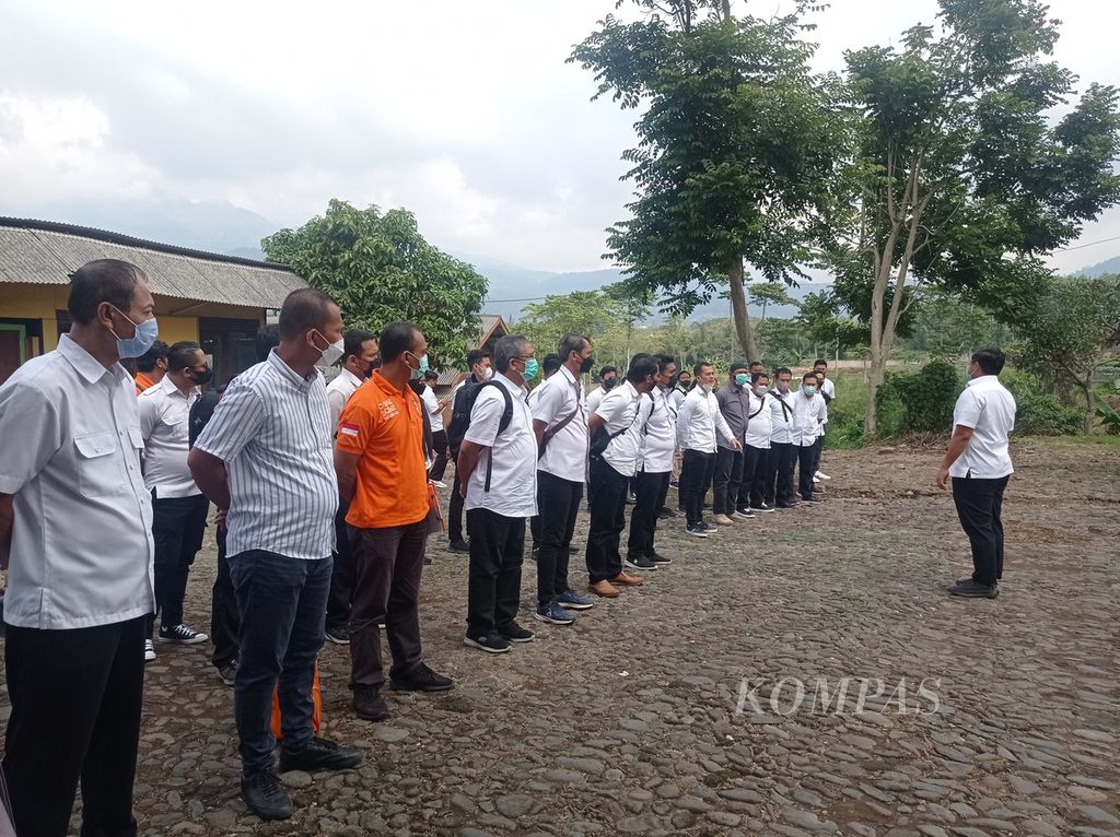 Tim Polda Jatim bersiap melakukan olah TKP di SPI Kota Batu, Jatim, Rabu (13/07/2022).