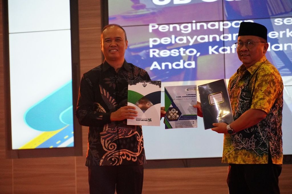 Launch of New Business Unit at UB Campus. Seen in the photo are the CEO of PT BMU, Dr. Edi Purwanto, S.Tp., M.M (left) and Secretary, Dr. Tri Wahyu Nugroho, S.P., M.Si (right).