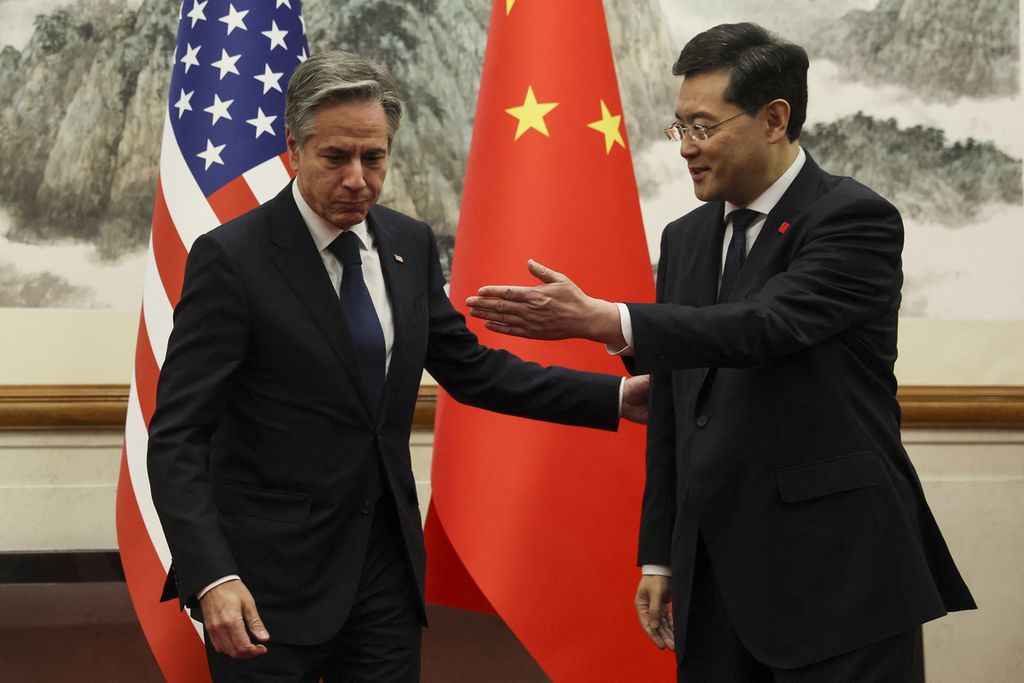  Menteri Luar Negeri China Qin Gang menerima Menlu Amerika Serikat Antony Blinken, Minggu (18/6/2023), di Beijing, China. Blinken mengunjungi China untuk mencari peredaan ketegangan hubungan AS-China. 