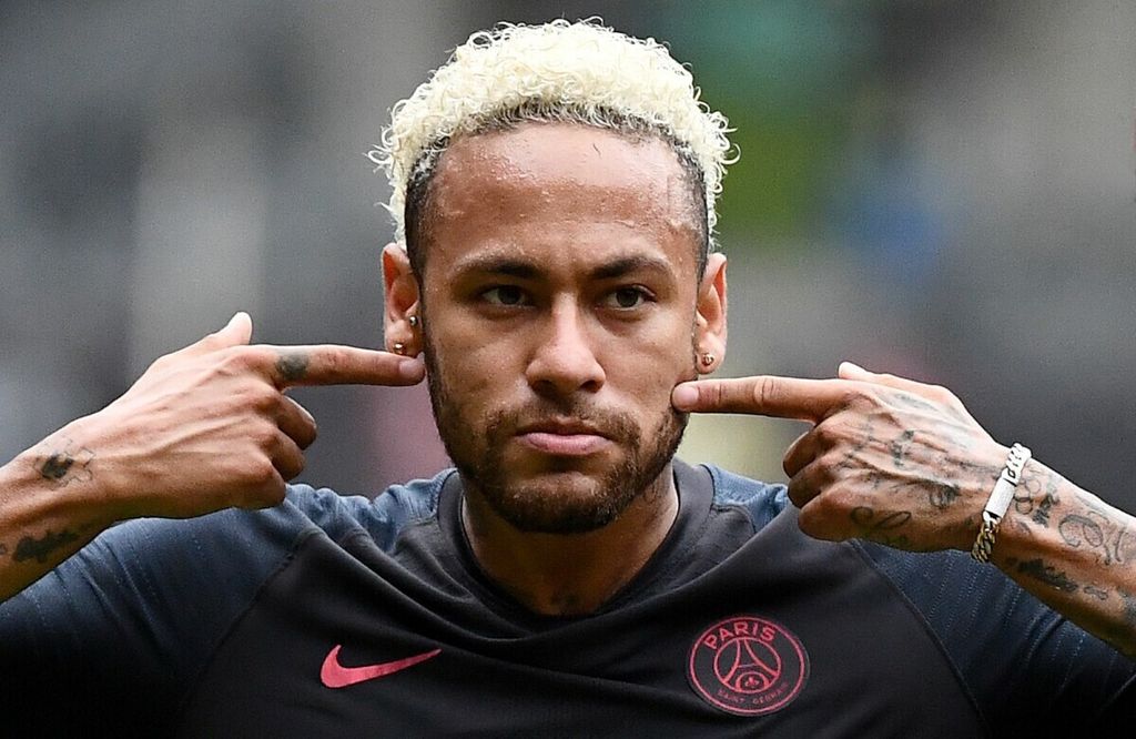 Neymar hengkang dari Barcelona ke klub Perancis, Paris Saint-Germain, pada 2017.